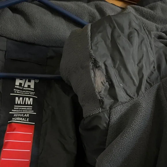 Helly Hansen Black Jacket with Red Zippers - Picture 4 of 4